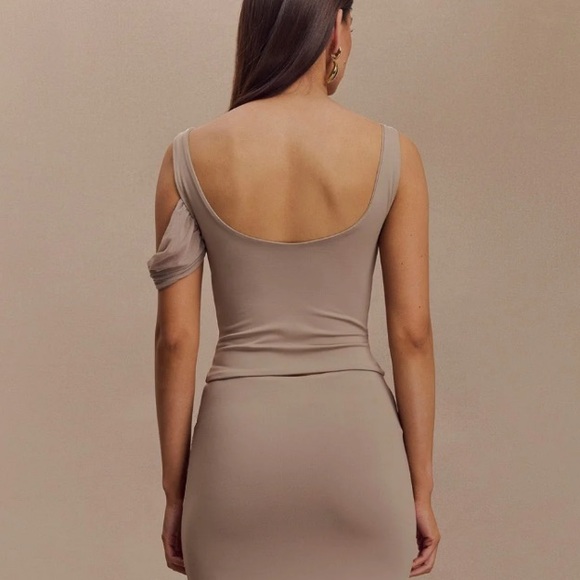 Meshki ~ Jules ~ Recycled Nylon And Mesh Sleeveless Top - Taupe - Picture 3 of 6